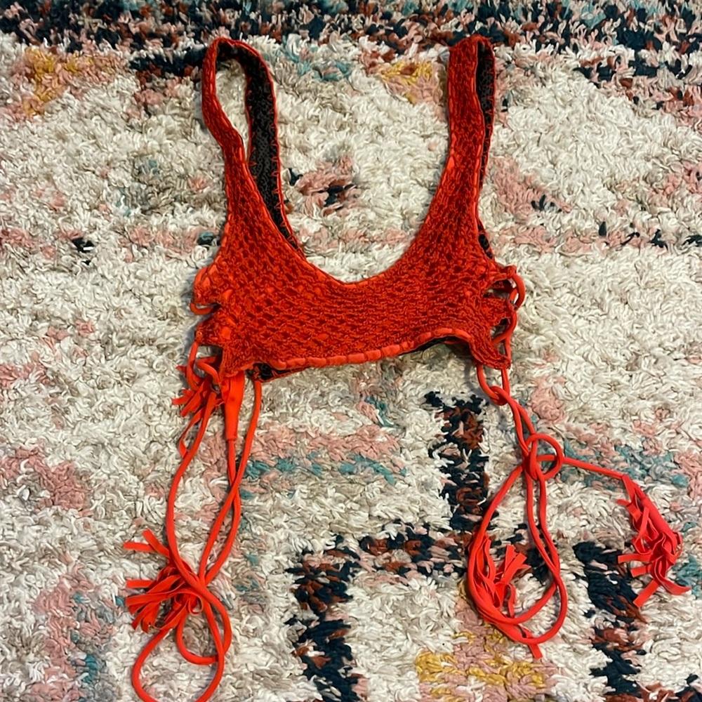 Acacia top